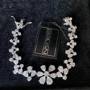 Giavan Crystal bracelet. T292B